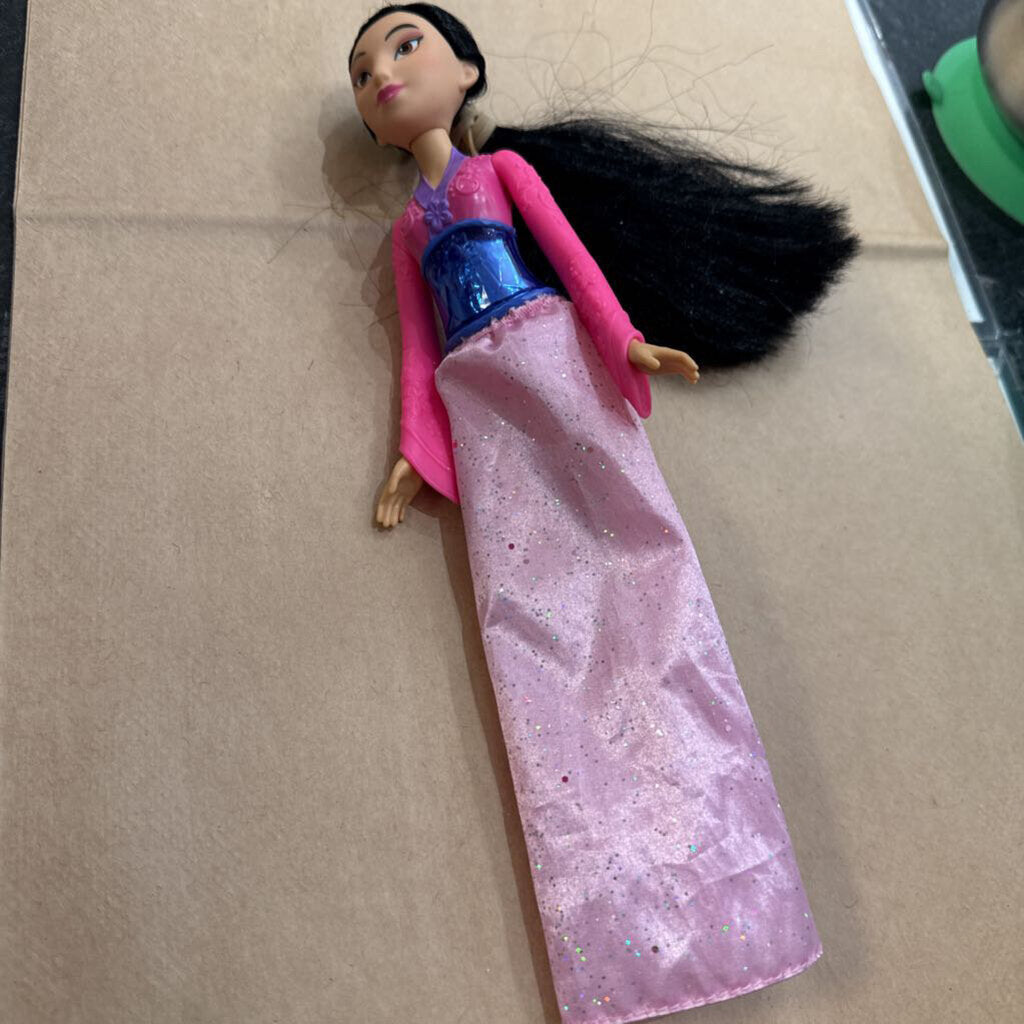 Poupee Barbie princesse MULAN (pas chaussures)