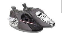 Charger l&#39;image dans la galerie, Pantoufles L&#39;EMPIRE - The Empire Baby&#39;s STAR WARS Leather-Sole Sllip-On Shoes 6-12 mois
