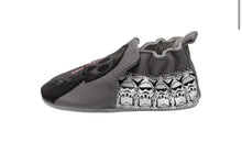 Charger l&#39;image dans la galerie, Pantoufles L&#39;EMPIRE - The Empire Baby&#39;s STAR WARS Leather-Sole Sllip-On Shoes 6-12 mois
